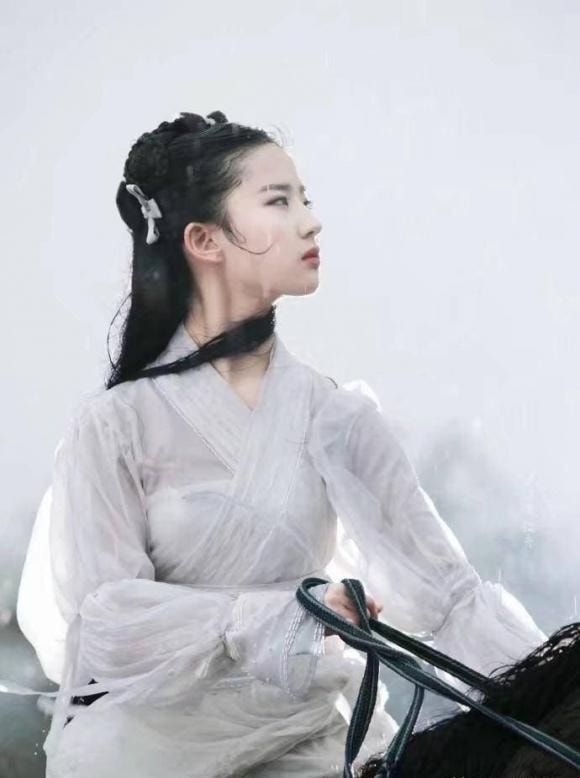 Lưu Diệc Phi, Trương Mạn Ngọc, Bành Tiểu Nhiễm, sao Hoa ngữ