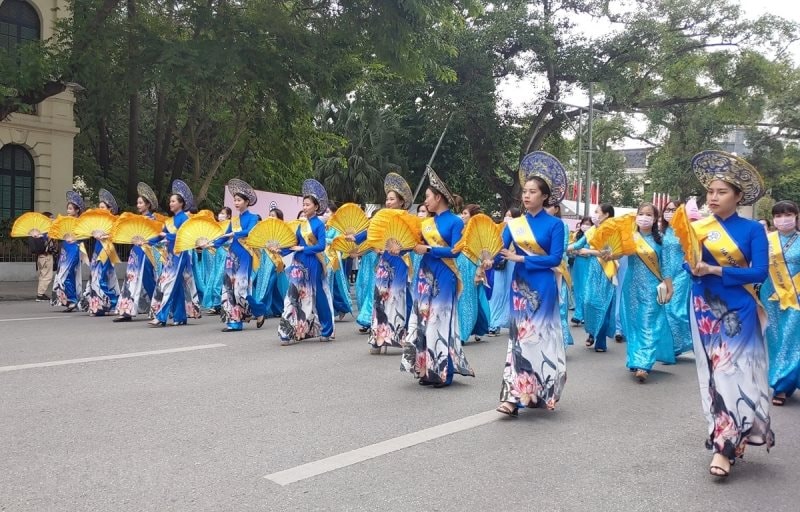 ao-dai-truyen-thong-trong-doi-song-cua-nguoi-phu-nu-viet.jpg