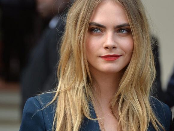 Cara Delevingne, Cara Delevingne lộ vẻ thất thần, sao Hollywood