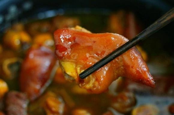 hạt dẻ, chân giò, móng giò, món ăn ngon, Móng giò hầm hạt dẻ 