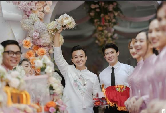 hoa hậu Lê Âu Ngân Anh, sao Việt