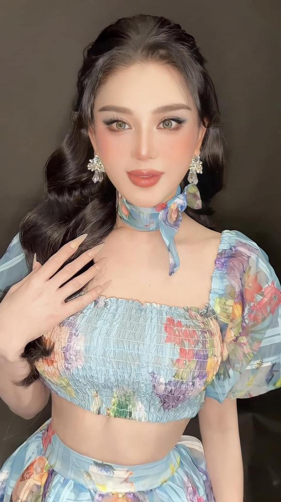 ca sĩ Lâm Khánh Chi, sao Việt