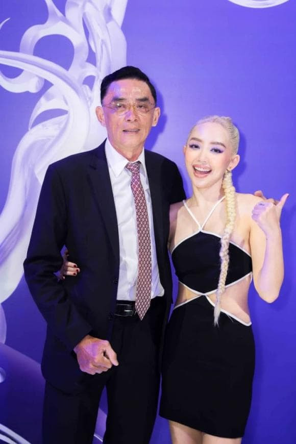 ca sĩ Tóc Tiên, mẹ kế của Tóc Tiên, sao Việt