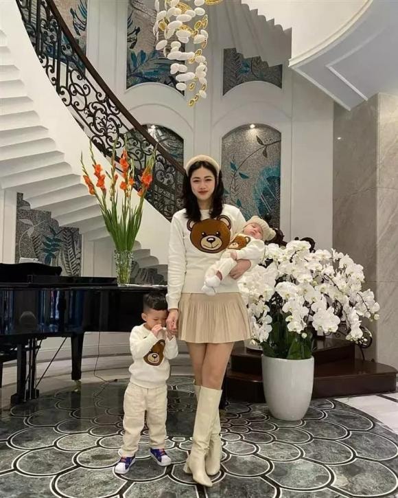 á hậu Thanh Tú, sai Việt