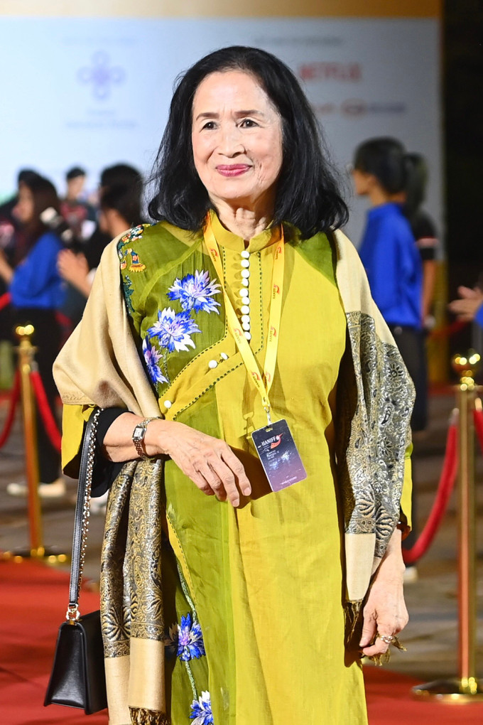 Ở tuổi 80, nghệ sĩ Trà Giang vẫn