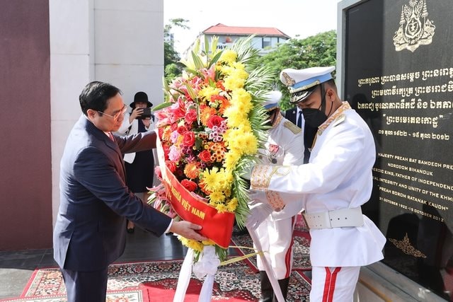 le-don-thu-tuong-pham-minh-chinh-tham-campuchia-tai-phnom-penh-h4.jpg