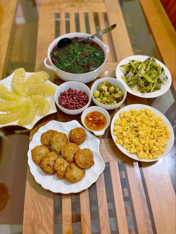 mâm cơm, mâm cơm mẹ con nấu, mâm cơm ngon 