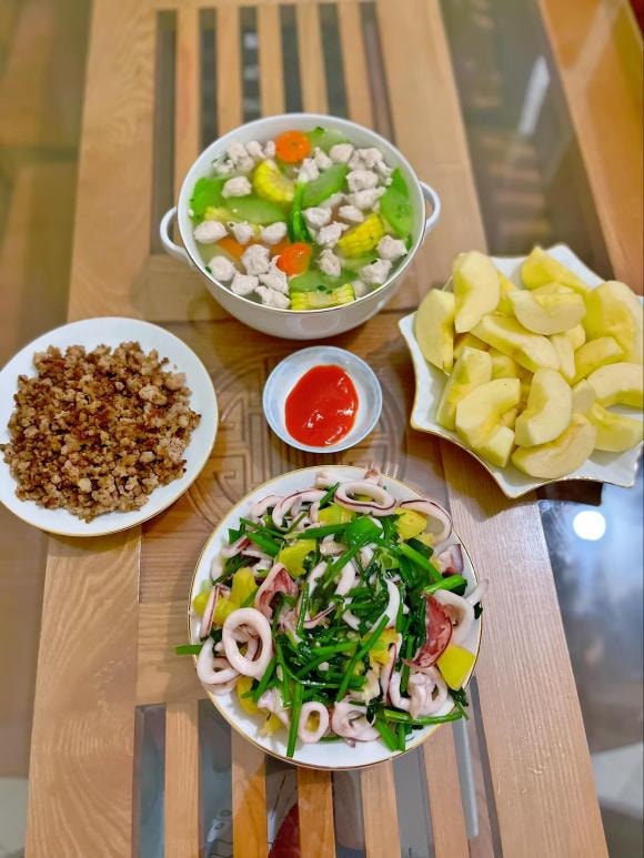 mâm cơm, mâm cơm mẹ con nấu, mâm cơm ngon 