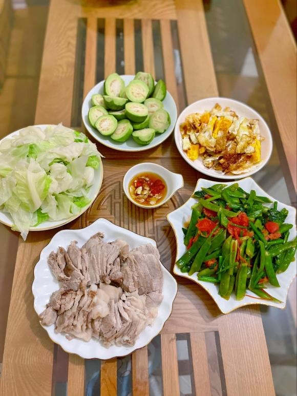 mâm cơm, mâm cơm mẹ con nấu, mâm cơm ngon 