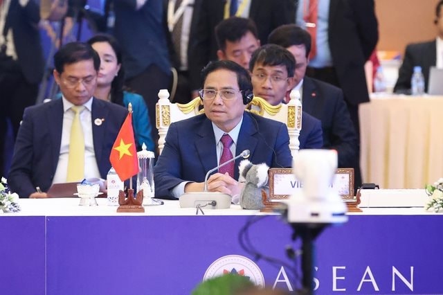 thu-tuong-phat-bieu-tai-hoi-nghi-asean-3-va-cac-hi-nghi-asean-voi-an-do-va-astralia-21.jpg