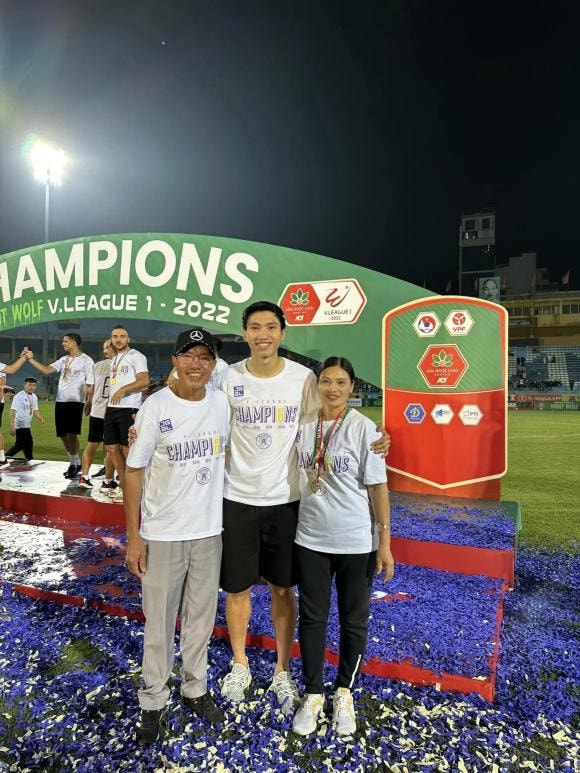 Đoàn Văn Hậu, thủ môn Tấn Trường, CLB Hà Nội vô địch V-League