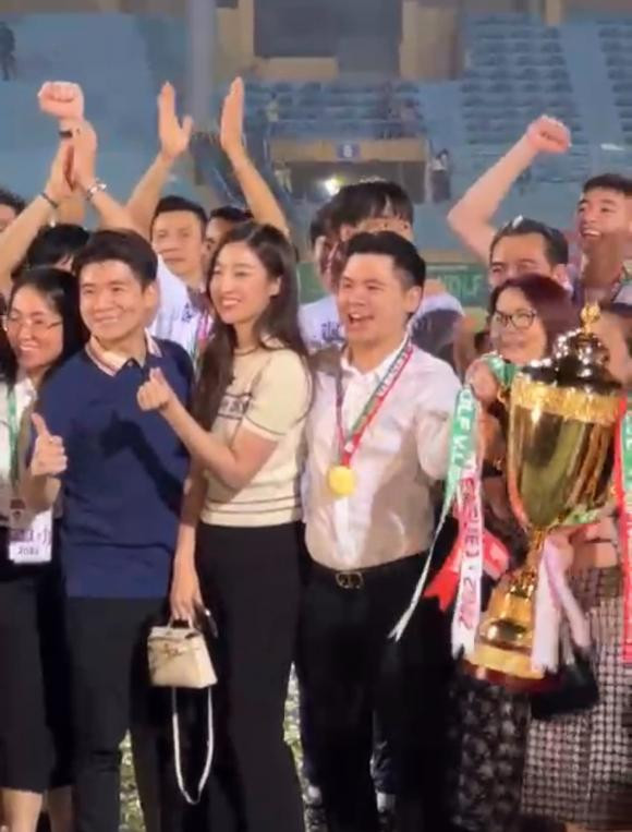 Hoa hậu đỗ mỹ linh,CLB Hà Nội,V-League 2022