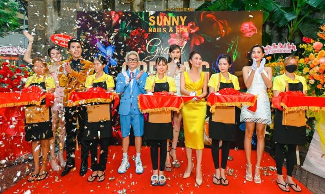 Hoa hậu xuân nguyễn, Sunny Nails & Spa