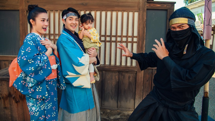 Gia đình Đông Nhi trải nghiệm văn hóa Nhật Bản