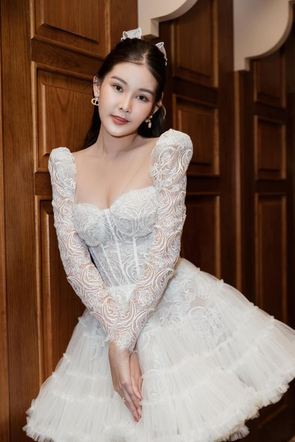 hoa hậu Lê Âu Ngân Anh, sao Việt