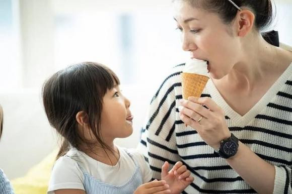 chăm sóc con, cha mẹ cãi nhau, tâm lý trẻ, tổn thương trẻ