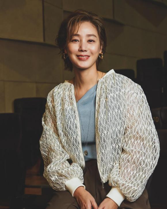 kim sung ryung, lee si young, hack tuổi, sao hàn 