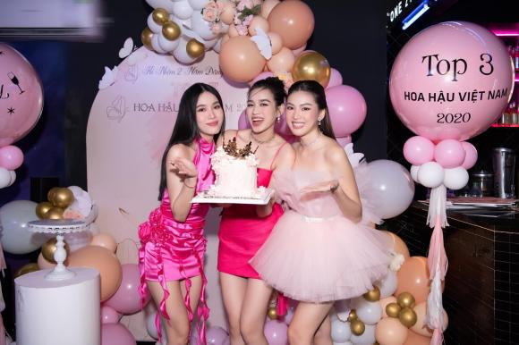 hoa hậu Đỗ Thị Hà, á hậu Phương, á hậu Ngọc Thảo, sao Việt