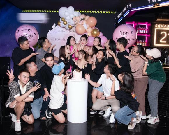 hoa hậu Đỗ Thị Hà, á hậu Phương, á hậu Ngọc Thảo, sao Việt