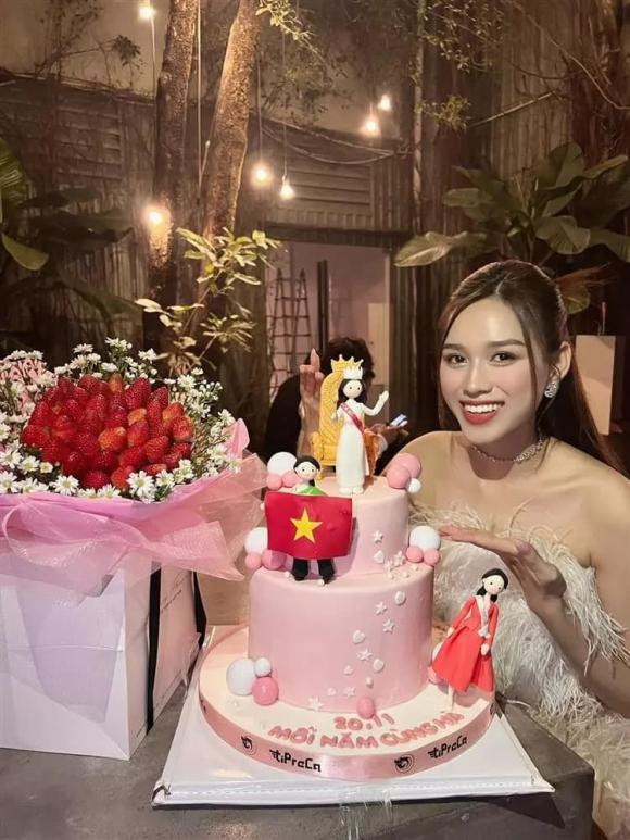 hoa hậu Đỗ Thị Hà, á hậu Phương, á hậu Ngọc Thảo, sao Việt