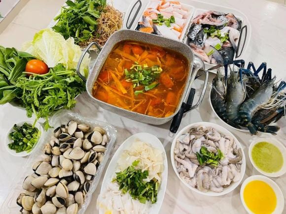 lẩu cá hồi măng chua nhúng hải sản, công thức lẩu cá hồi măng chua, món ngon từ cá hồi