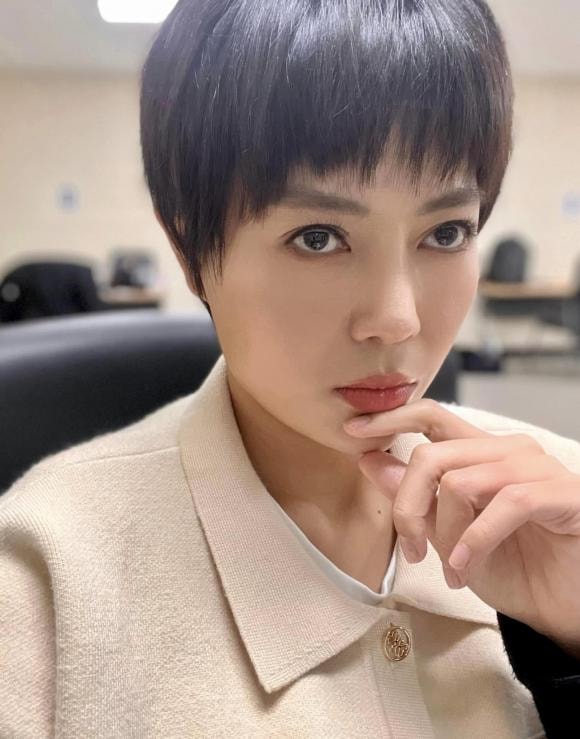 Thanh Hương, Thanh Hương cắt tóc tém, thời trang sao 
