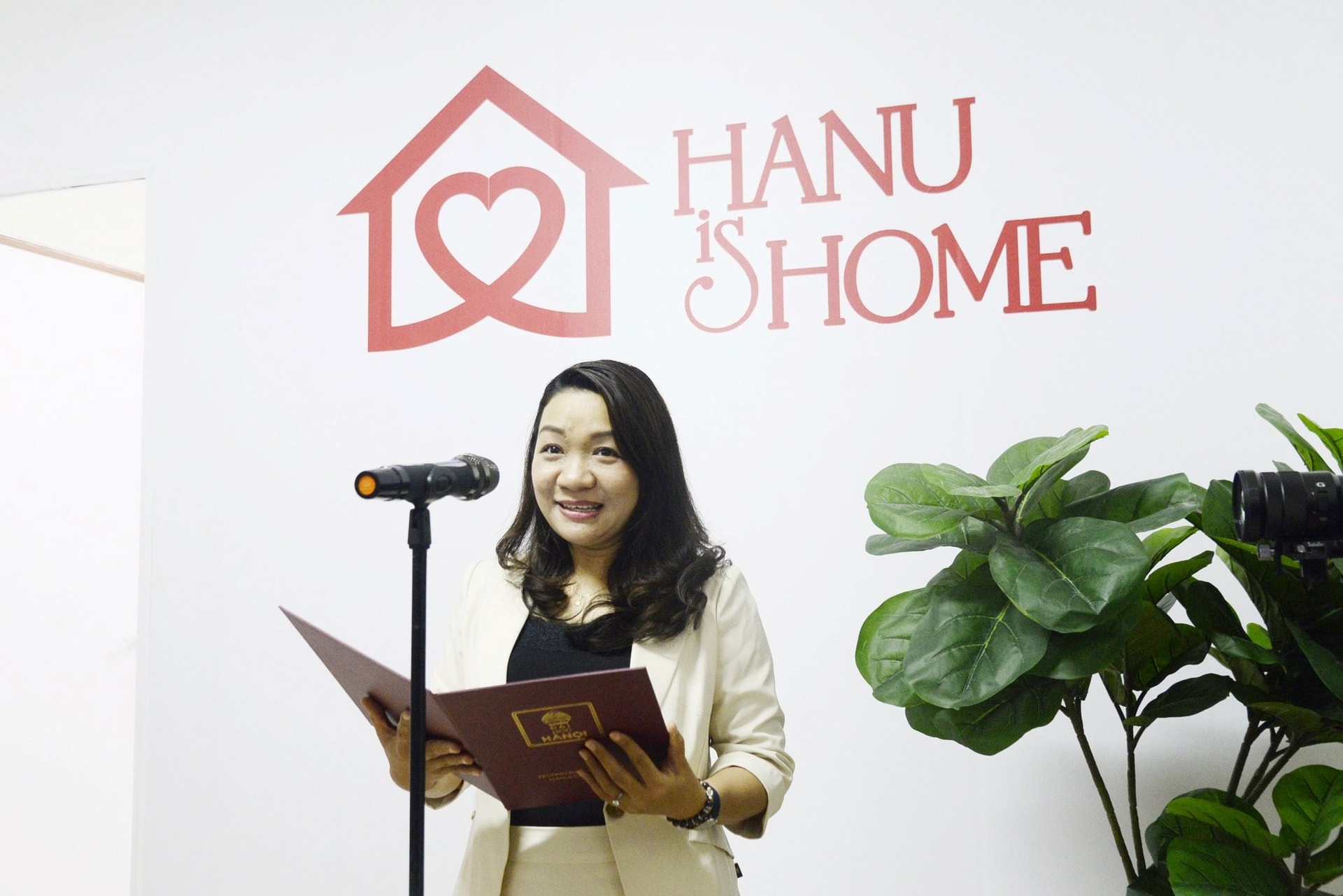 hanu-is-home6.jpg