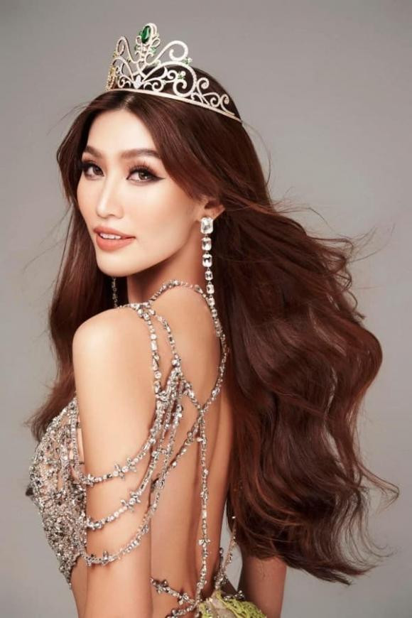 á hậu Mai Ngô, á hậu Quỳnh Châu, á hậu Thủy Tiên, siêu mẫu Quỳnh Hoa, sao Việt