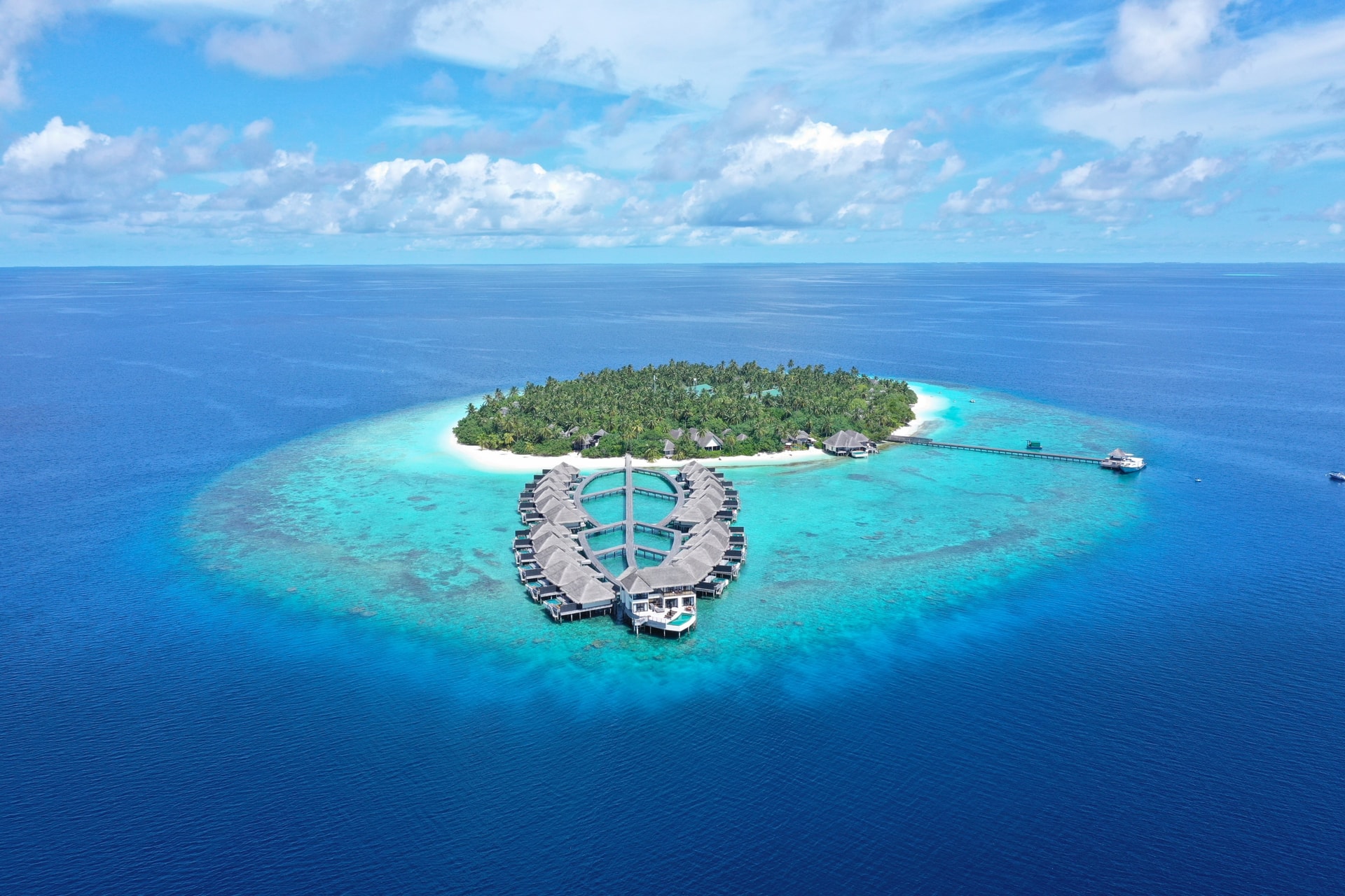 anh-1-maldives-thien-duong-du-lich-nam-giua-an-do-duong.-boi-canh-chinh-cua-chuong-trinh-sun-red-carpet-trai-nghiem-dinh-thu-bay-kham-pha-thien-duong-maldives-..jpg