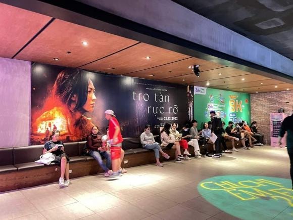 Bà Bích, đạo diễn Bùi Thạc Chuyên, tro tàn rực rỡ 