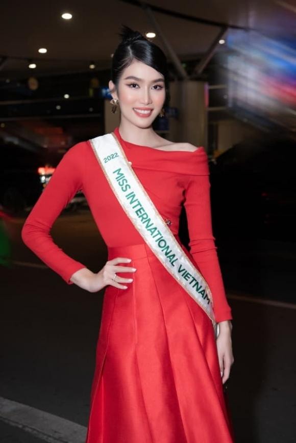 á hậu Phương Anh, sao Việt
