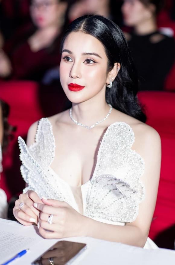 ,nữ diễn viên diệp lâm anh,Ca sĩ Diệp Lâm Anh,người mẫu diệp lâm anh,sao Việt
