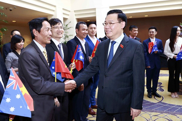 Chủ tịch Quốc hội gặp đại diện Cộng đồng người Việt Nam tại Australia