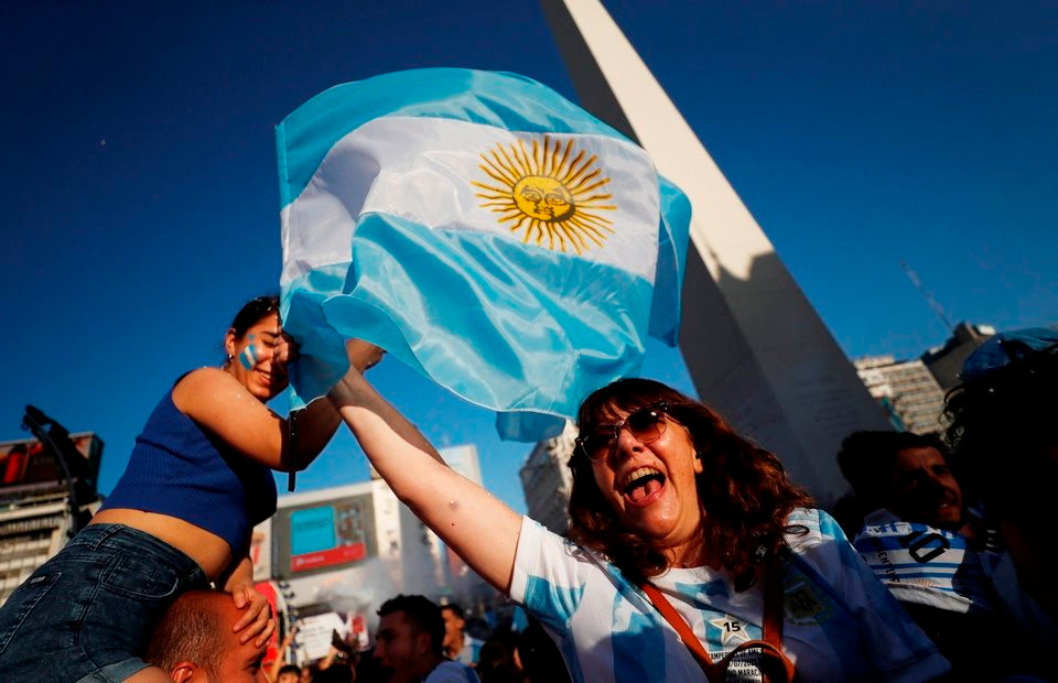 2022_12_13t221705z_1312164082_up1eicd1pwf47_rtrmadp_3_soccer_worldcup_arg_cro_fans.jpg