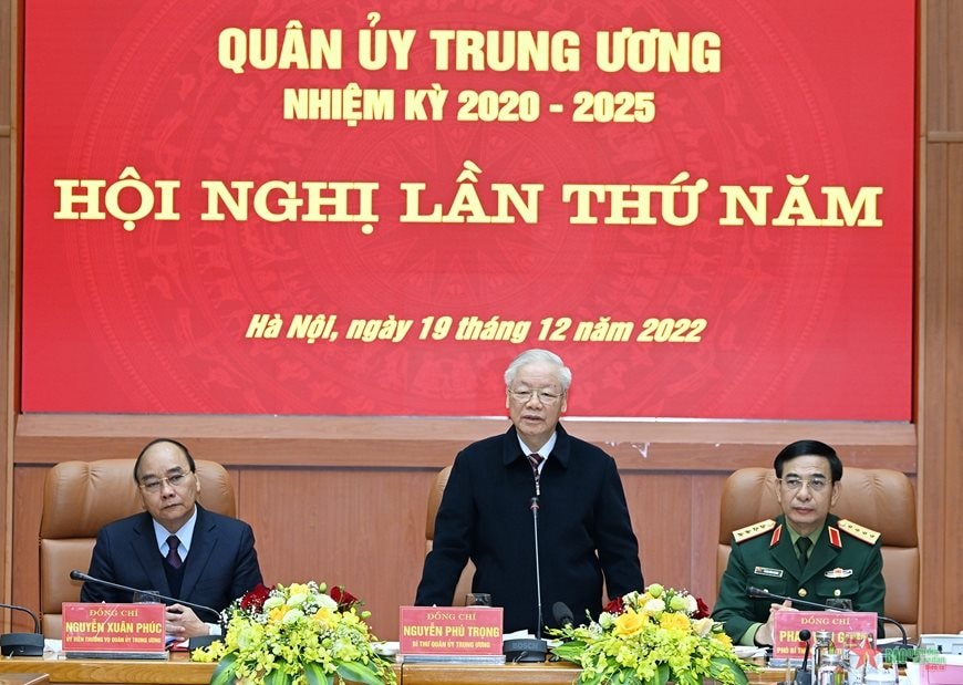 tong-bi-thu-dang-bo-quan-doi-phai-lam-guong-lam-mau-trong-toan-dang.jpg