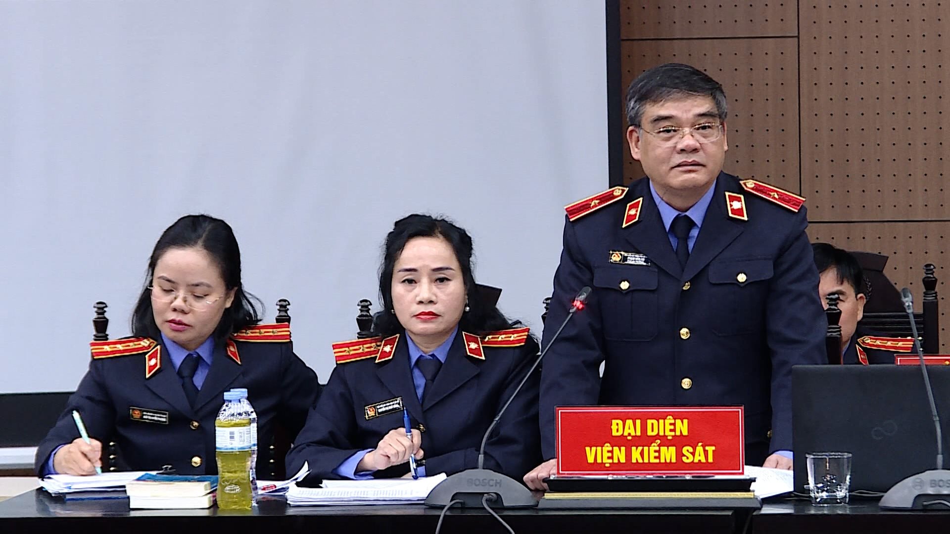 Xét xử vụ án AIC: Nguyễn Thị Thanh Nhàn bị đề nghị mức án 30 năm tù cho hai tội danh