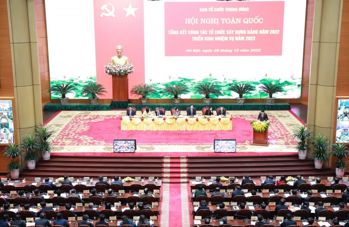 cong-tac-can-bo-khong-chi-chon-nguoi-ma-con-phai-manh-dan-thay.jpg