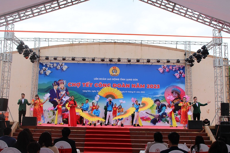 Lạng Sơn: Tổ chức phiên chợ Công đoàn “Tết sum vầy – Xuân gắn kết 2023”