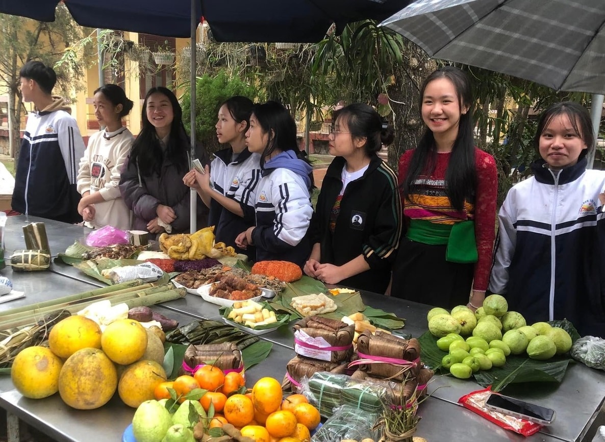 Nhộn nhịp “Phiên chợ vùng cao” giữa lòng thành phố