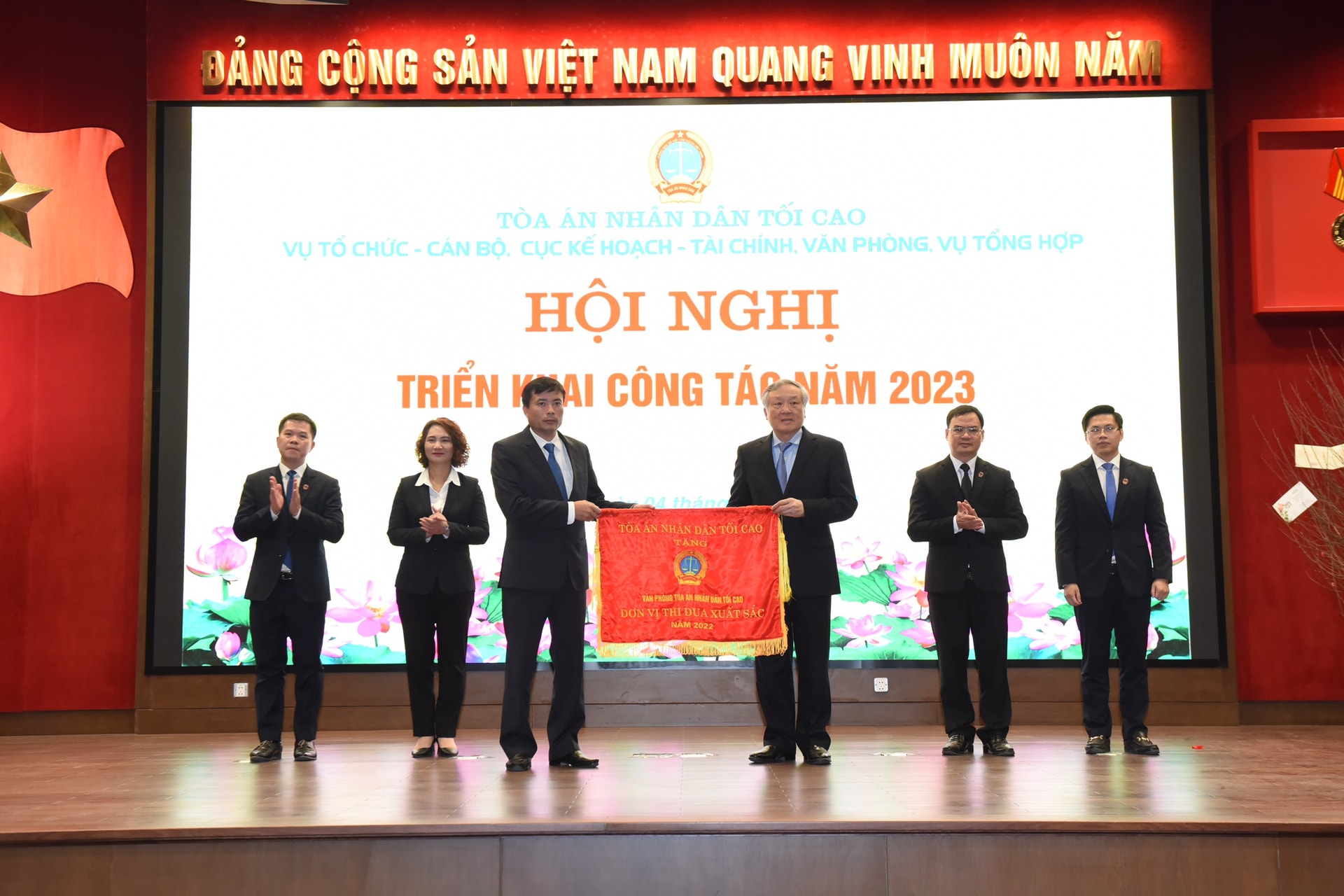 vu-to-chuc-can-bo-van-phong-vu-tong-hop-cuc-ke-hoach-tai-chinh-trien-khai-cong-tac-nam-2023-2.jpg