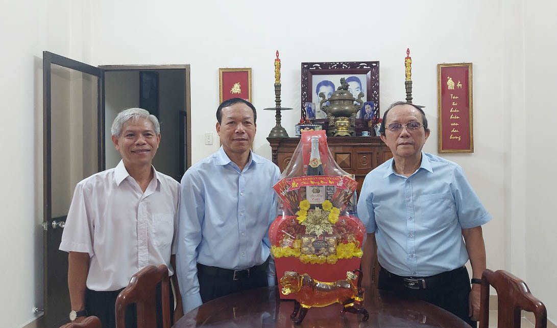 Phó Chánh án Thường trực Nguyễn Trí Tuệ chúc Tết nguyên lãnh đạo TANDTC 