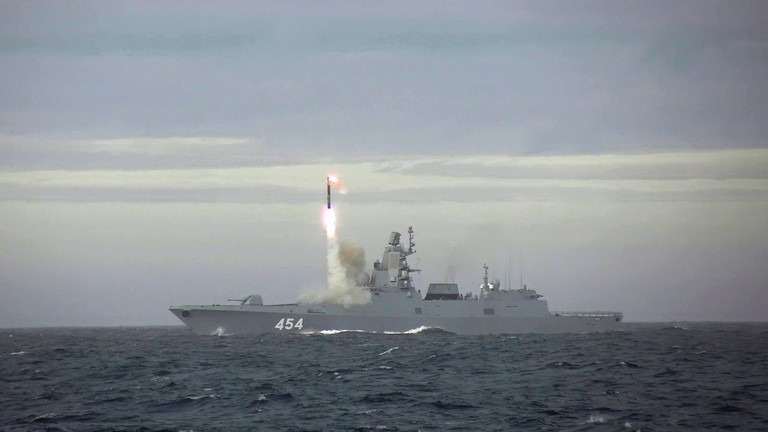 Tin vắn thế giới ngày 5/1: Nga đưa tàu chiến đầu tiên mang tên lửa siêu vượt âm Zircon vào trực chiến
