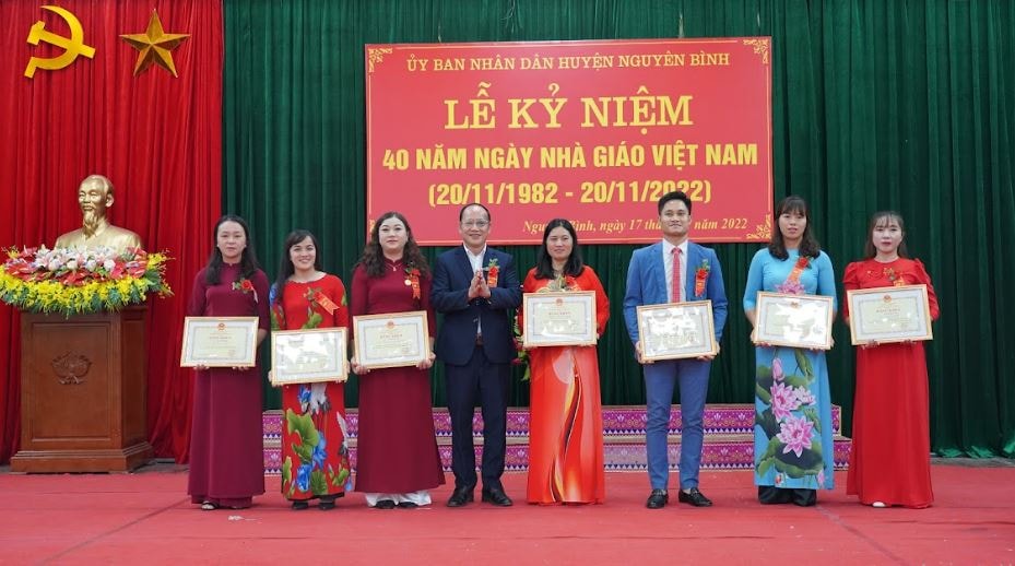 Ngành GD&ĐT huyện Nguyên Bình: Nhìn lại một năm đầy quyết tâm và thành tích  