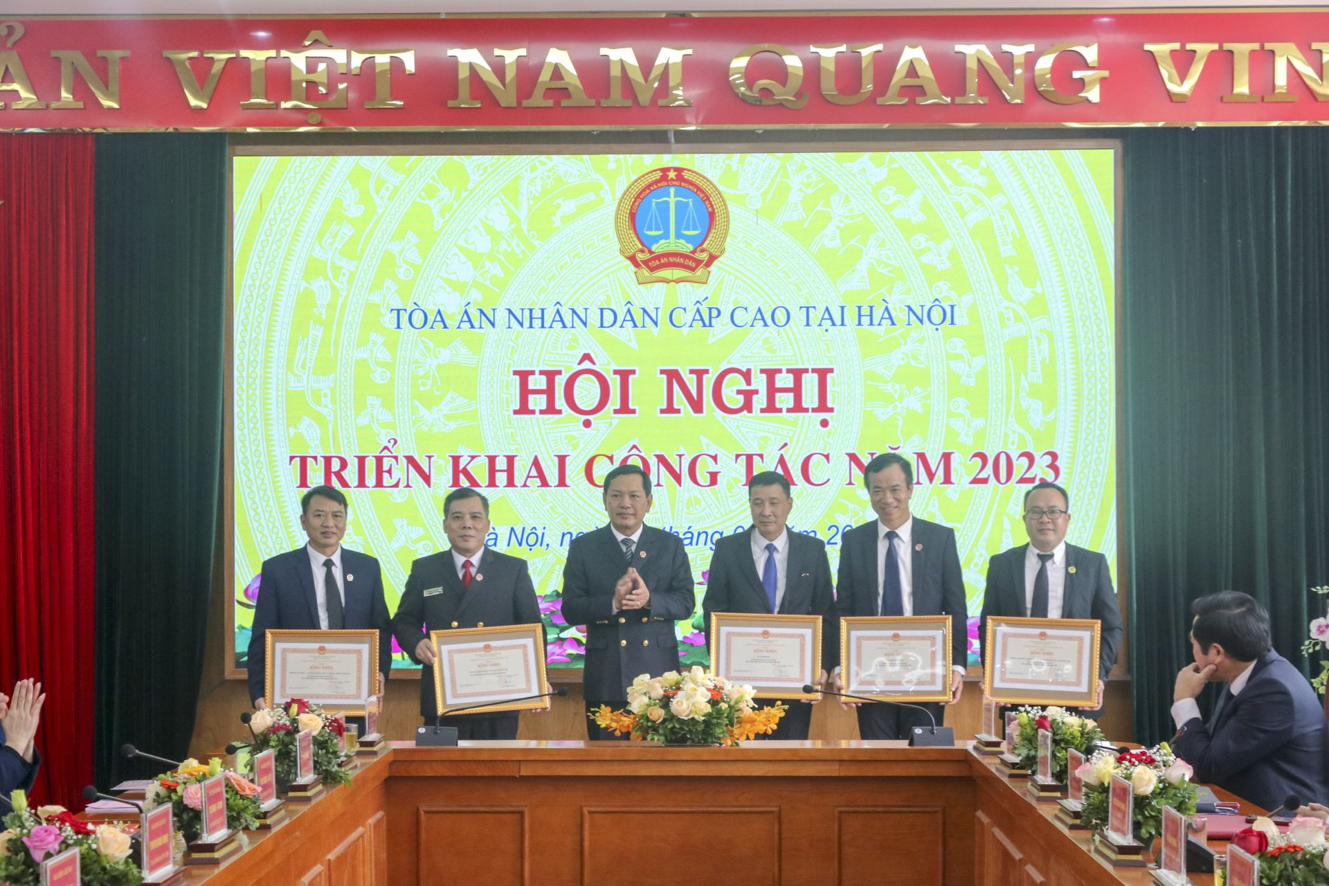 TAND cấp cao tại Hà Nội: Đẩy nhanh tiến độ xét xử kịp thời, nghiêm minh các vụ án tham nhũng