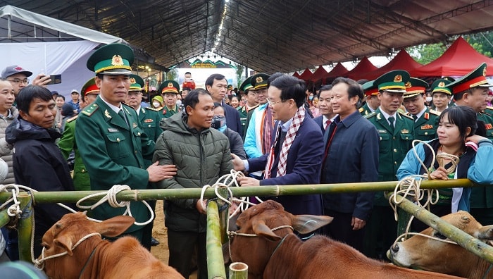 Thường trực Ban Bí thư Võ Văn Thưởng dự chương trình “Xuân Biên phòng ấm lòng dân bản”