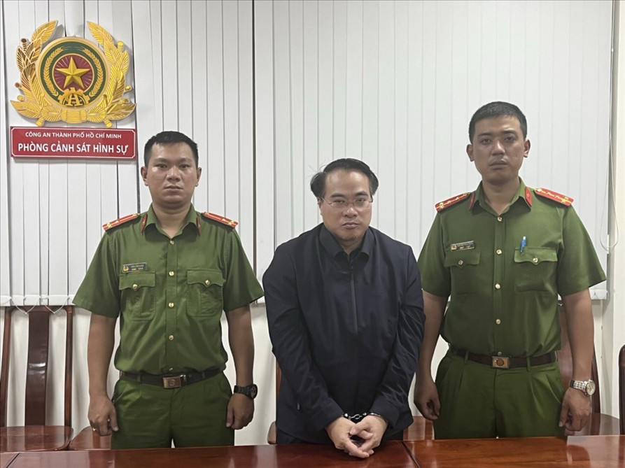 Khởi tố, bắt tạm giam Cục trưởng Cục Đăng kiểm Việt Nam Đặng Việt Hà
