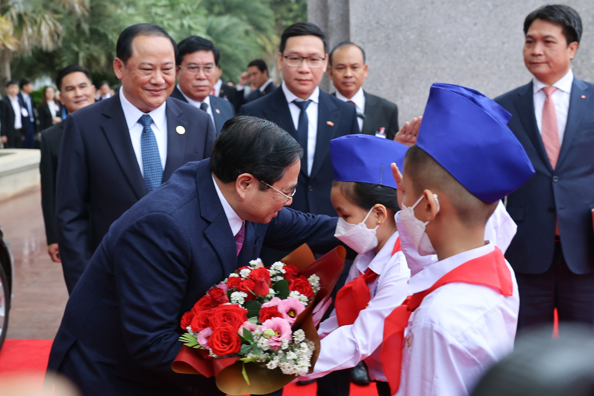 Lễ đón chính thức Thủ tướng Phạm Minh Chính tại Thủ đô Vientiane, Lào