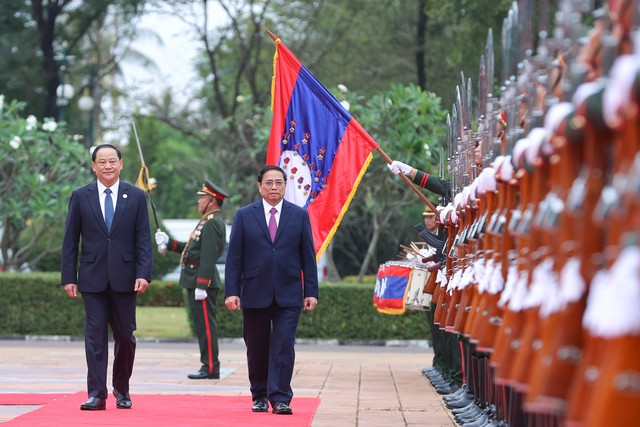 Lễ đón chính thức Thủ tướng Phạm Minh Chính tại Thủ đô Vientiane, Lào