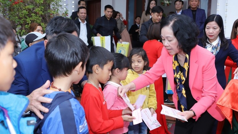 Trưởng Ban Tổ chức Trung ương Trương Thị Mai chúc Tết tại Thanh Hóa