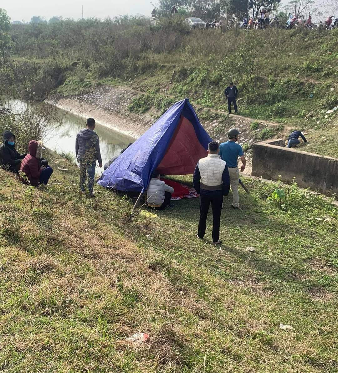 Nghệ An: 3 người tử vong khi xe máy lao xuống kênh ngày Mùng 1 Tết